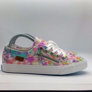 NEW Women’s Blowfish cloth sneakers